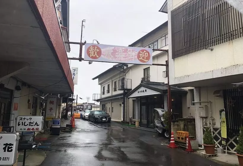 هتل Eiraku Ikaho Onsen