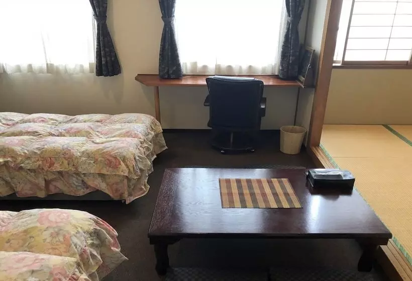 هتل Eiraku Ikaho Onsen