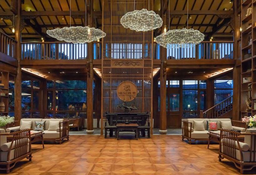 호텔 Lijiang Passing Cloud Resort