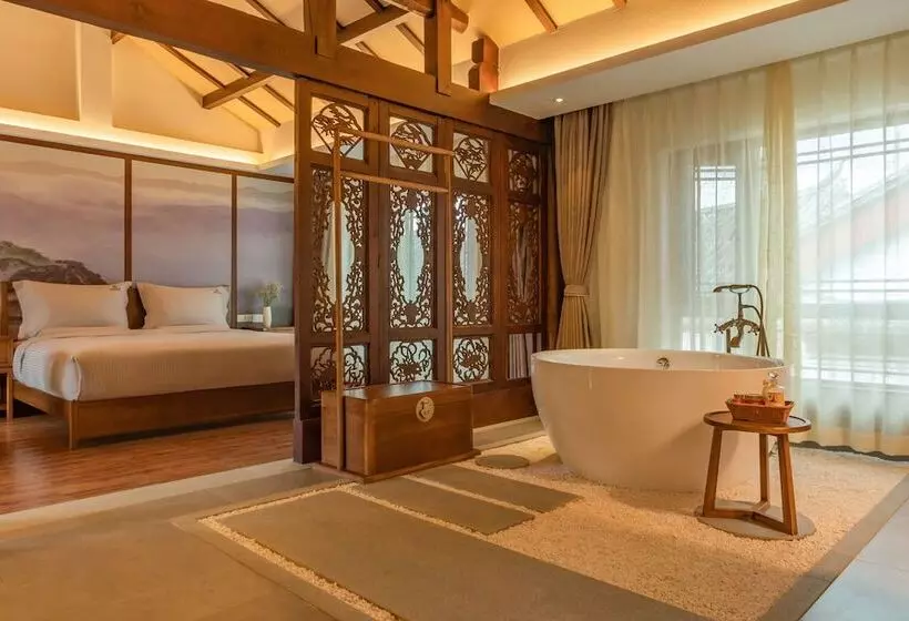 ホテル Lijiang Passing Cloud Resort