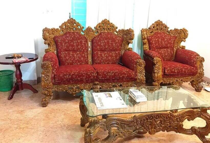 پانسیون Maya Service Apt