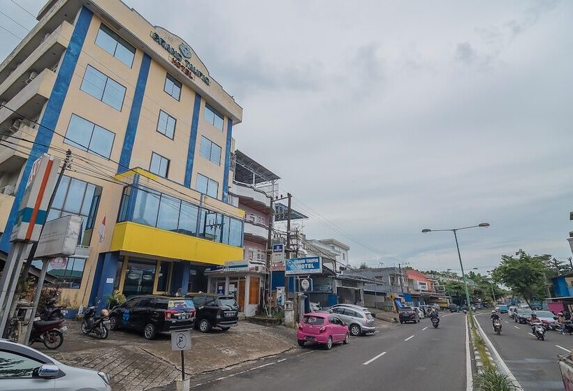 بنسيون Reddoorz Syariah @ Grand Taufiq Tarakan