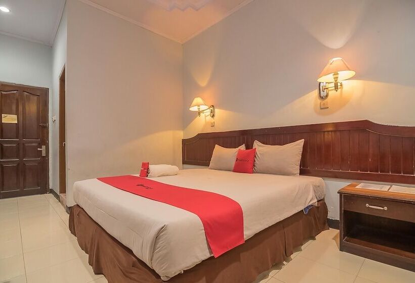 بنسيون Reddoorz Syariah @ Grand Taufiq Tarakan