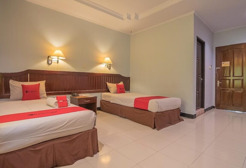 بنسيون Reddoorz Syariah @ Grand Taufiq Tarakan