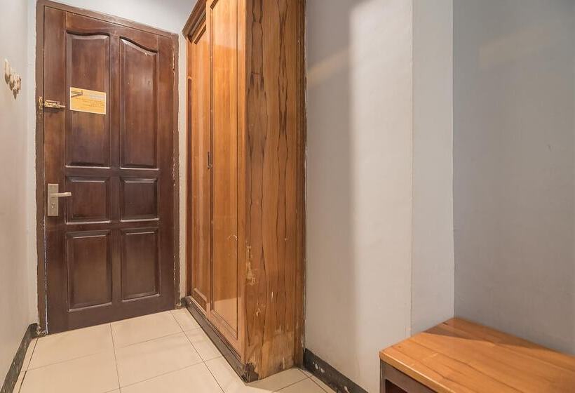 بنسيون Reddoorz Syariah @ Grand Taufiq Tarakan