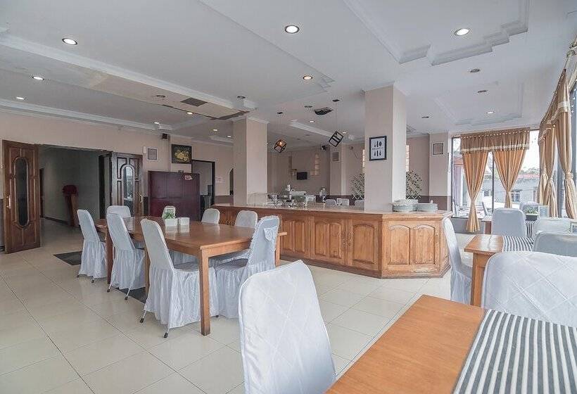 بنسيون Reddoorz Syariah @ Grand Taufiq Tarakan