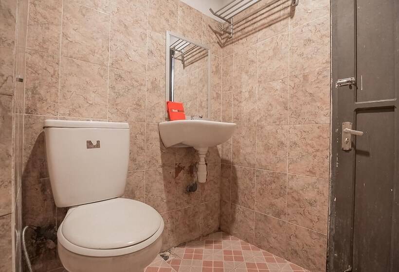 بنسيون Reddoorz Syariah @ Grand Taufiq Tarakan