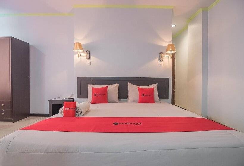 بنسيون Reddoorz Syariah @ Grand Taufiq Tarakan