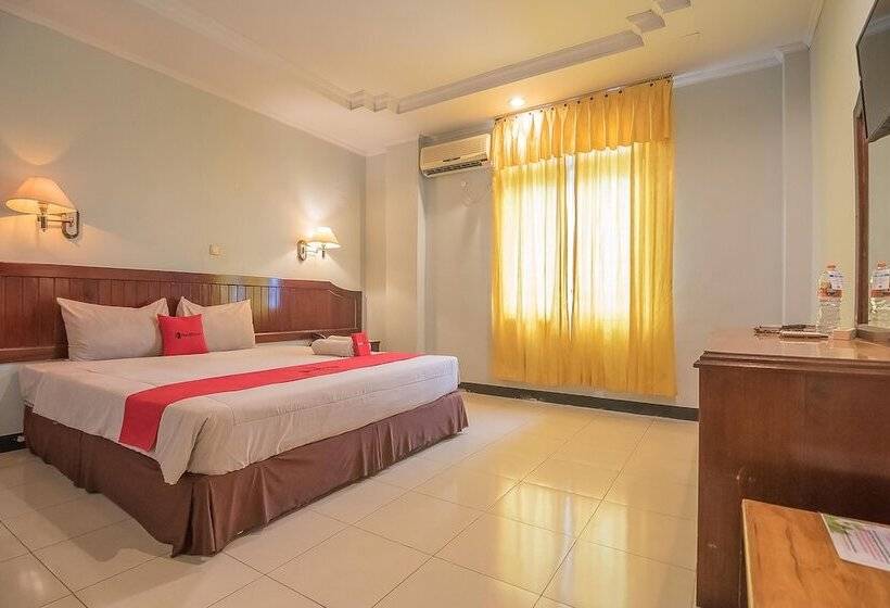 بنسيون Reddoorz Syariah @ Grand Taufiq Tarakan