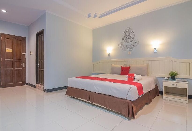 بنسيون Reddoorz Syariah @ Grand Taufiq Tarakan