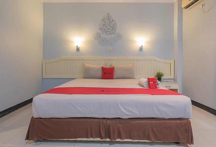 بنسيون Reddoorz Syariah @ Grand Taufiq Tarakan