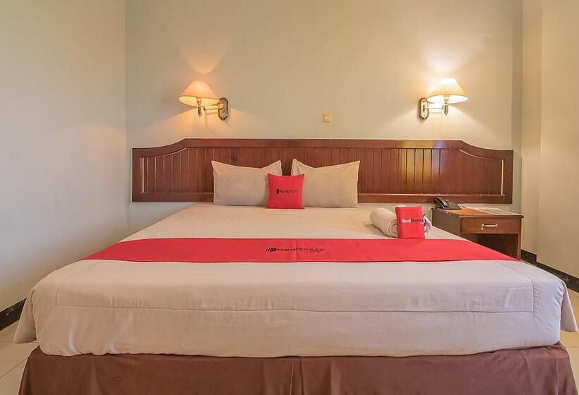 بنسيون Reddoorz Syariah @ Grand Taufiq Tarakan