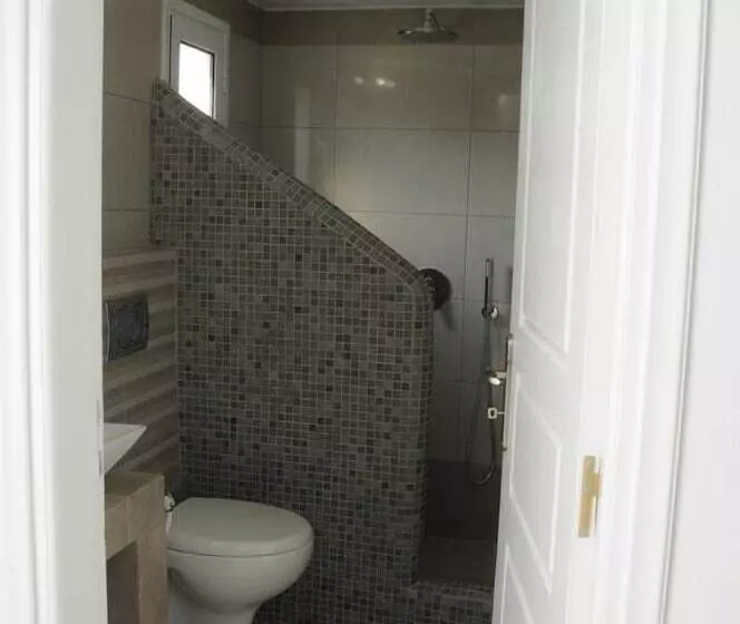 Firostefani Apartment