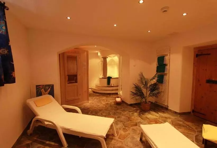 Hotelli Sonne Fex Alpine Hideaway