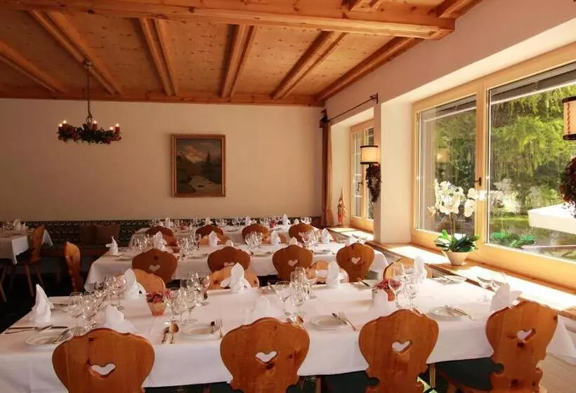 Hotelli Sonne Fex Alpine Hideaway