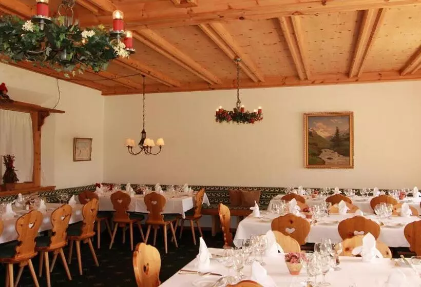 Hotelli Sonne Fex Alpine Hideaway