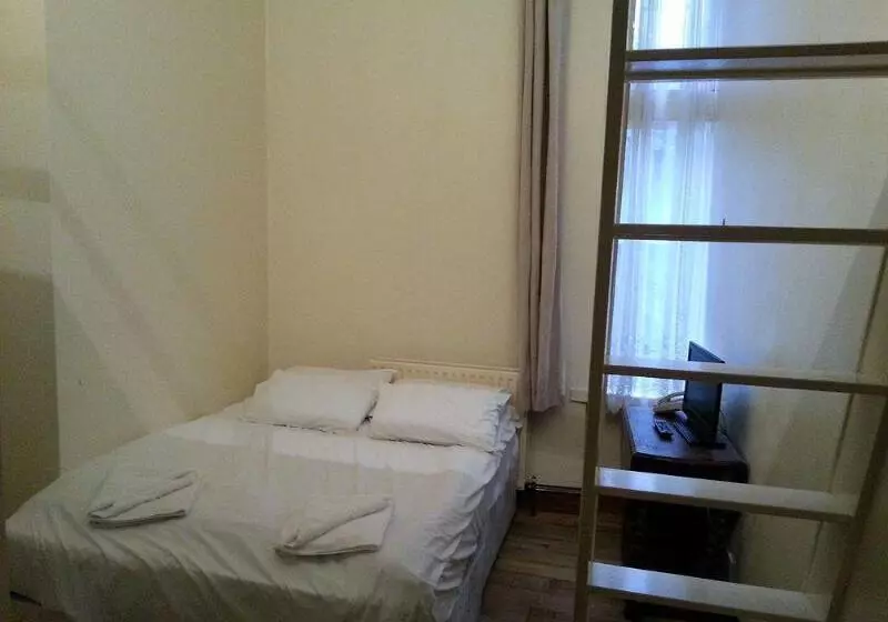 בית מלון כפרי Boka Earls Court