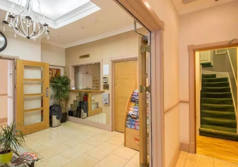 בית מלון כפרי Central