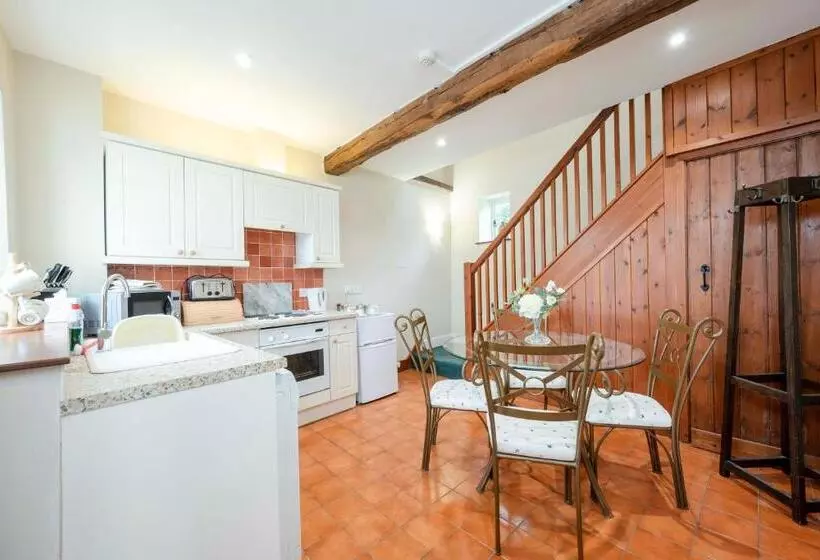 Отель Gaskell Arms