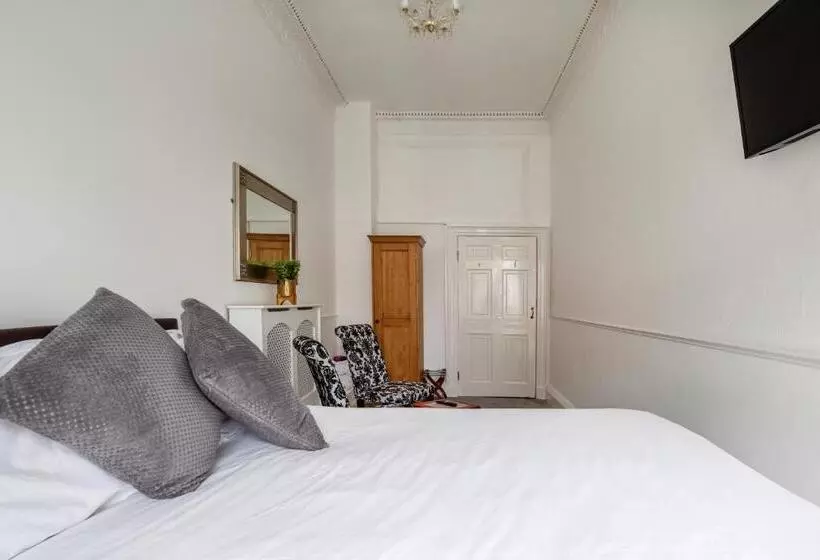 هتل Serenity Guest House