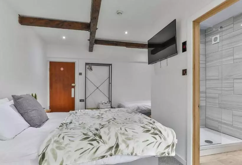 هتل Serenity Guest House