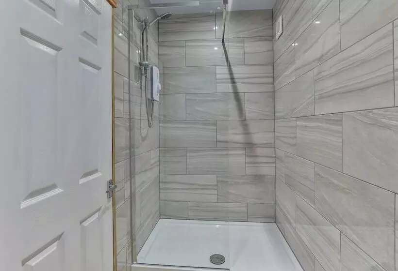 هتل Serenity Guest House