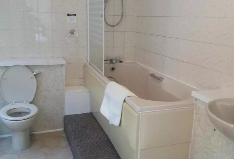 בית מלון כפרי The Bridge