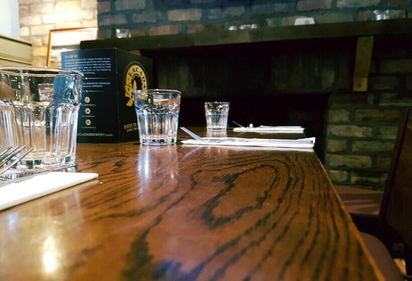 ホテル The Fullerton Arms