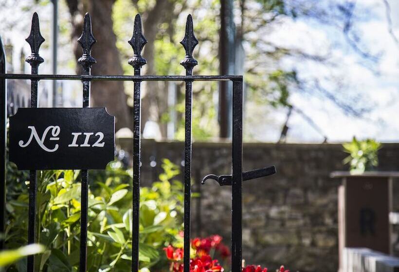 Отель The Raeburn