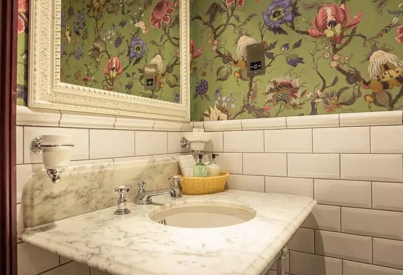 בית מלון כפרי The Raeburn