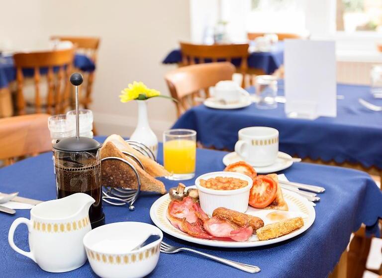 בית מלון כפרי The Rosscourt Adults Only