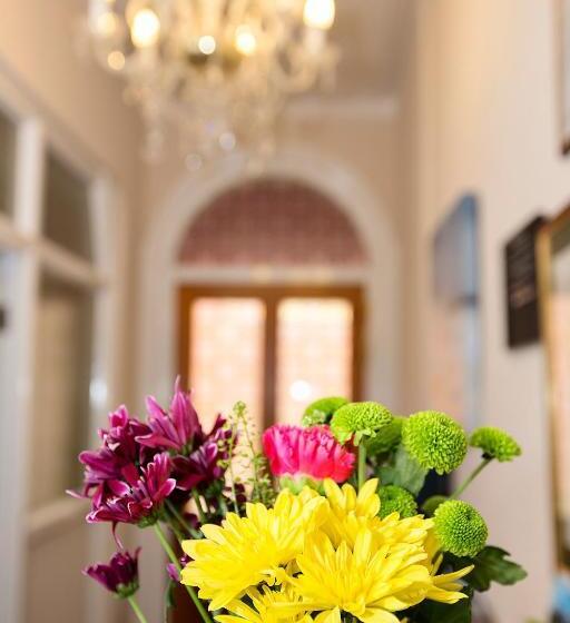 בית מלון כפרי The Rosscourt Adults Only