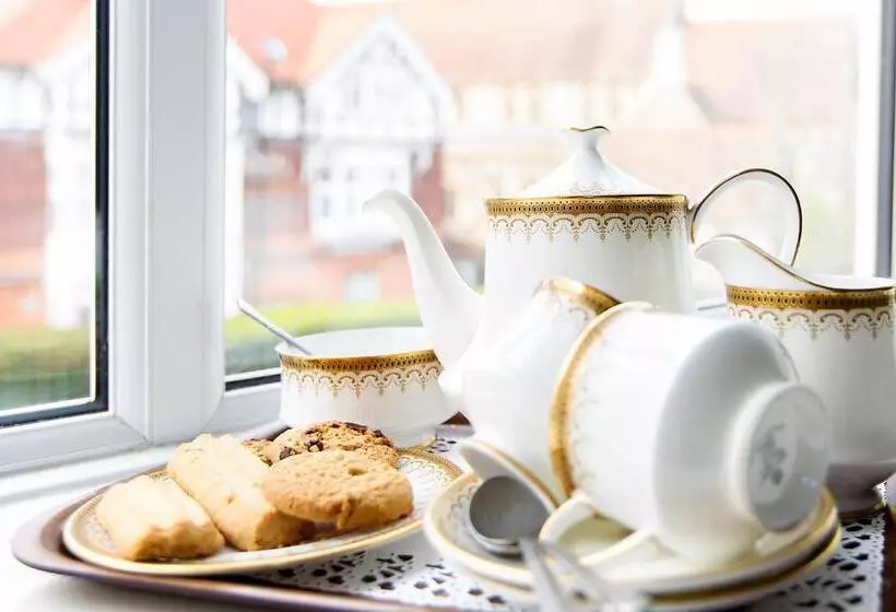 هتل The Rosscourt Adults Only