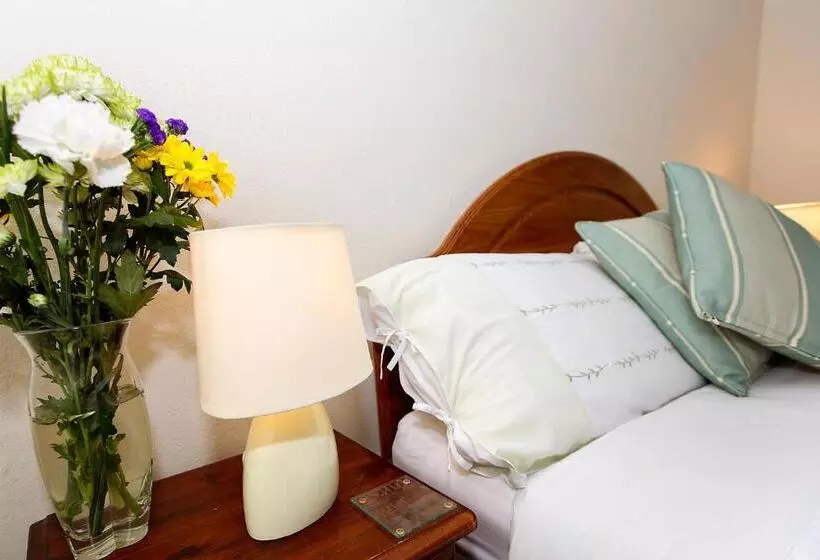 هتل The Rosscourt Adults Only