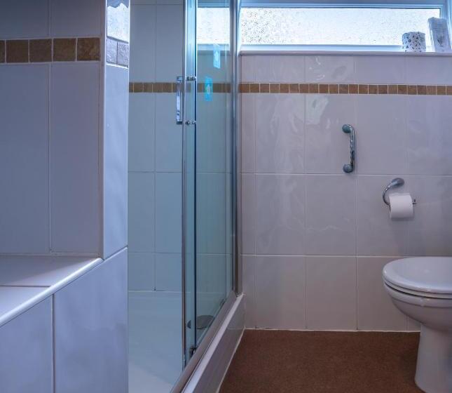 בית מלון כפרי The Rosscourt Adults Only