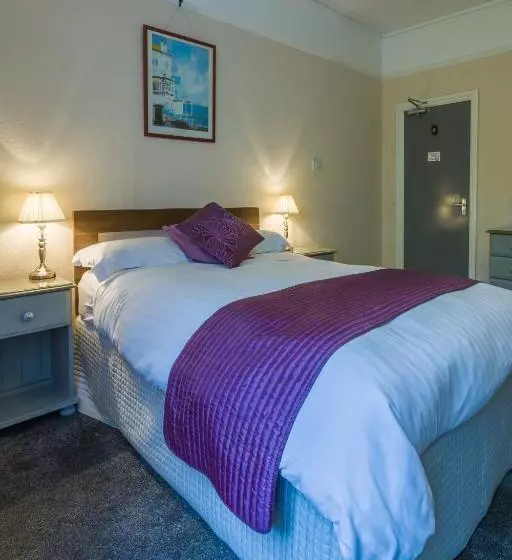 هتل The Rosscourt Adults Only