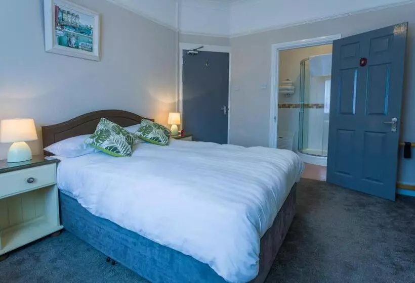 هتل The Rosscourt Adults Only