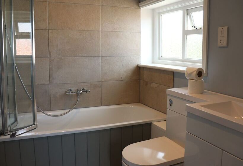 בית מלון כפרי The White Horse