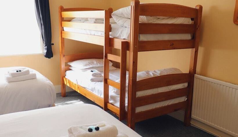 בית מלון כפרי The White Horse