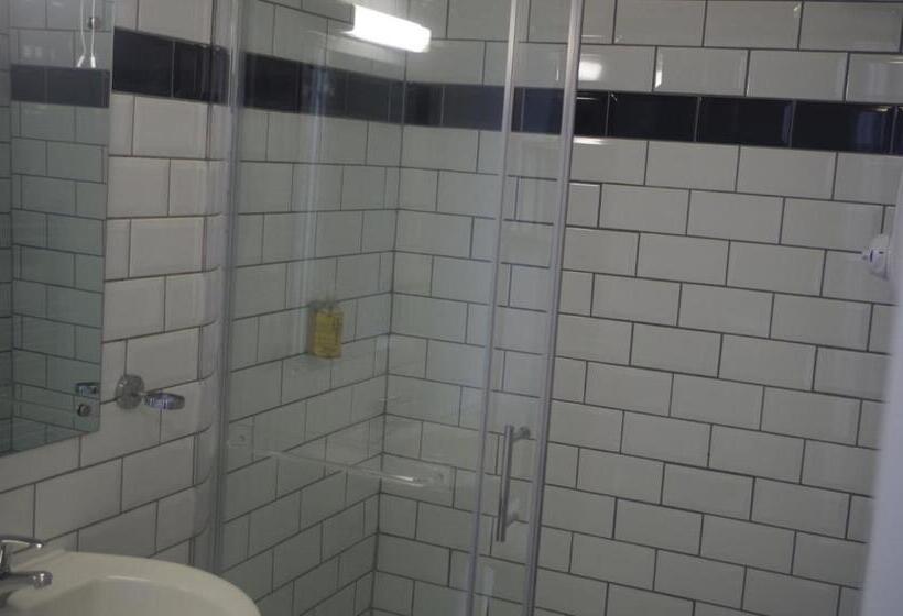 ホテル Varley House