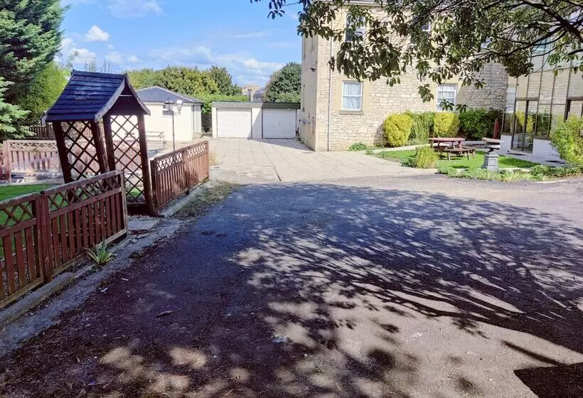 Отель Wentworth House   Free Parking