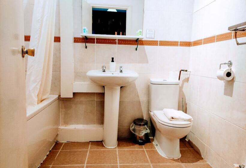 בית מלון כפרי Wentworth House   Free Parking