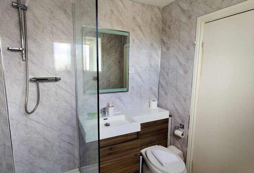 בית מלון כפרי Wentworth House   Free Parking