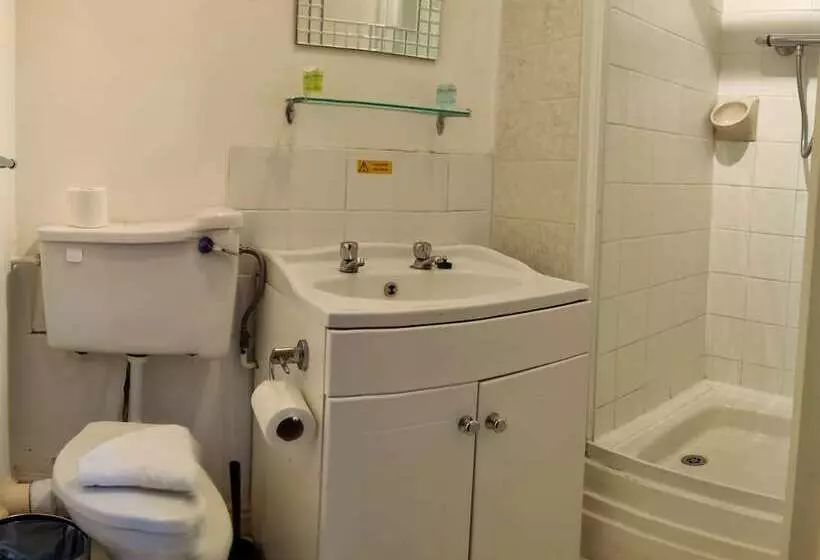 Отель Wentworth House   Free Parking