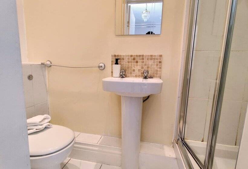 בית מלון כפרי Wentworth House   Free Parking