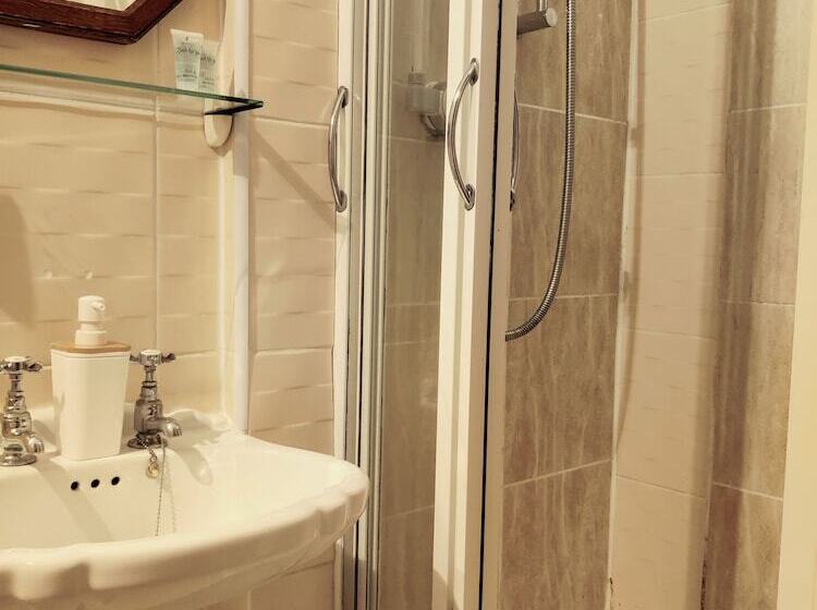 בית מלון כפרי Wentworth House   Free Parking