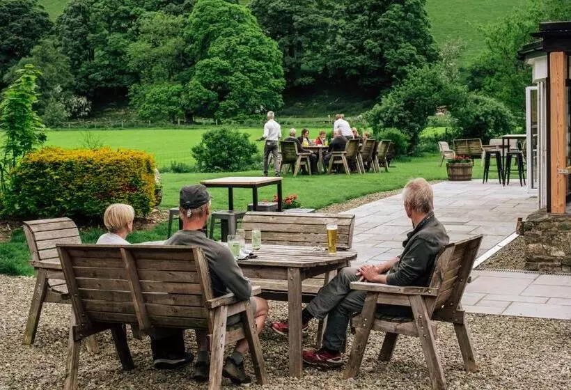 בית מלון כפרי The West Arms