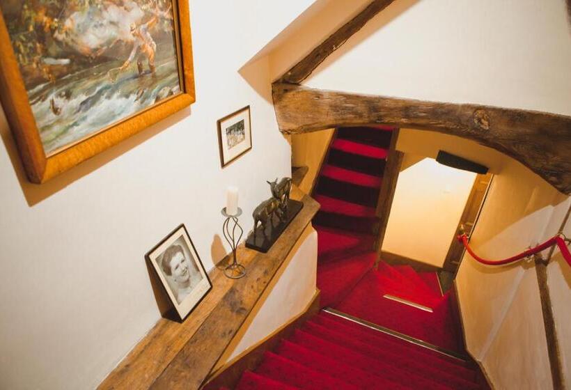 Hotelli The West Arms