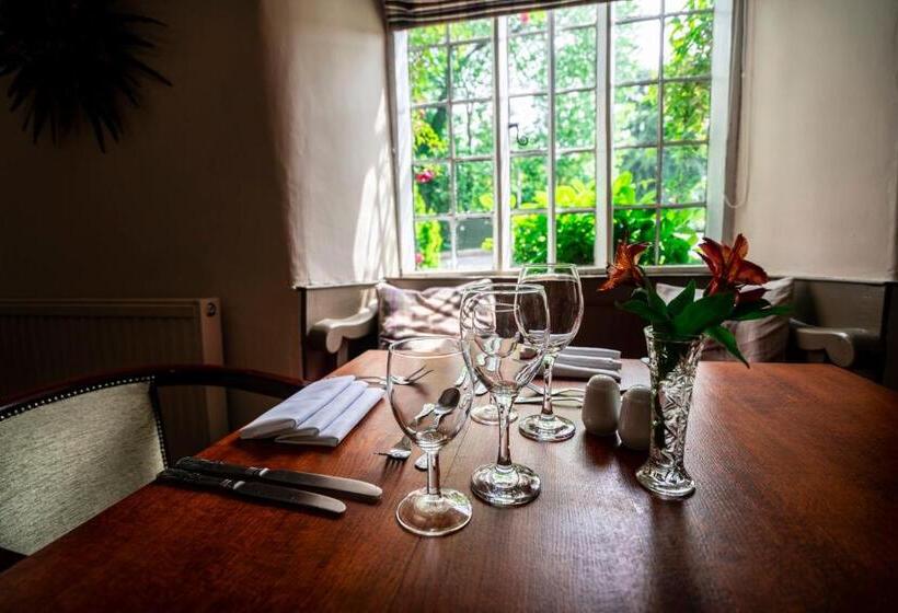 Hotelli The West Arms