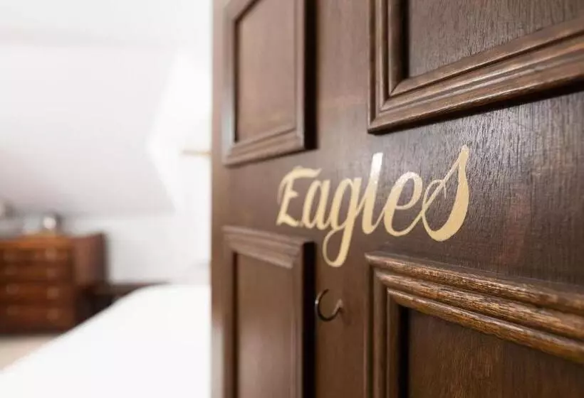 בית מלון כפרי The West Arms